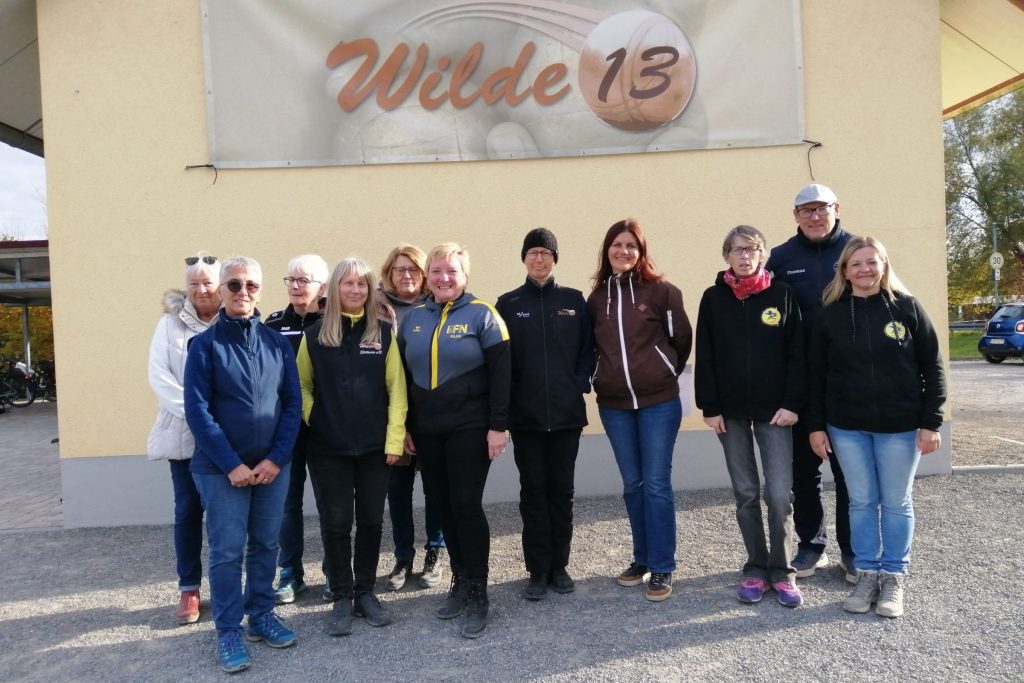 Teilnehmerinnen des Trainings mit Trainerin, Hospitant und Frauenbeauftragter der Region Mittelbaden