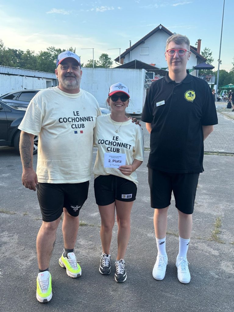 2. Platz C-Turnier: Didier Fifi / Sophia Faulhaber (Lübeck / Schwetzingen) mit Turnierleitung: BBPV-Präsident Kai Kutsch (rechts)