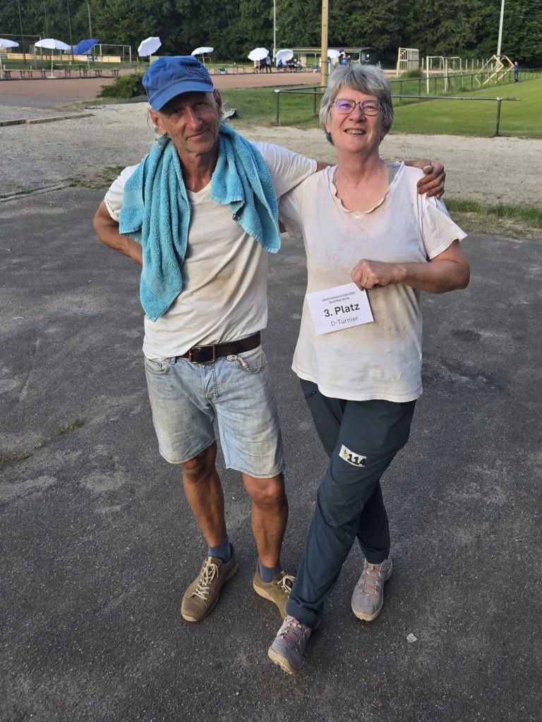 3. Platz D-Turnier (v. l.): Angela Coll / Roman Gregorschütz (Beiertheim / Nebenbouler Pfinztal)