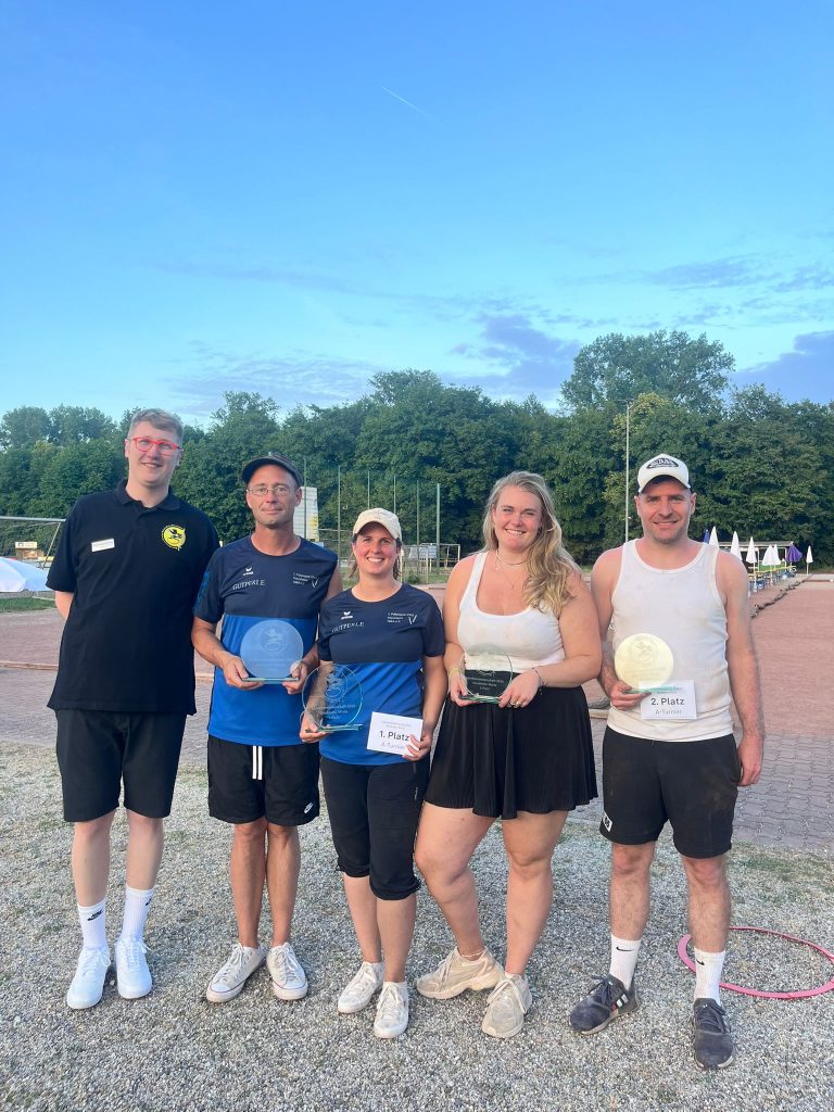 von links: Kai Kutsch (BBPV-BW Präsident und Turnierleitung), Landesmeister Doublette Mixte Clement Melnikoff und Jessica Schuldt, Vizelandesmeister Bea Wiedmann und Johannes Hirte